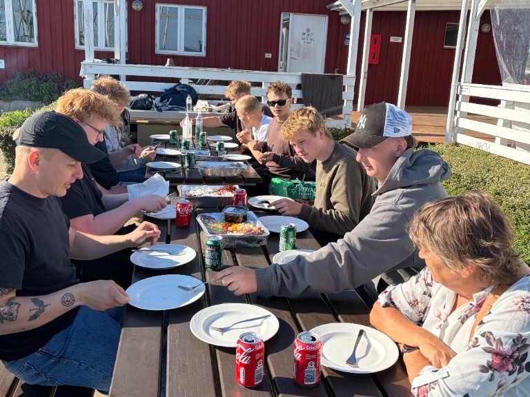 Mad i fællesskab udendørs