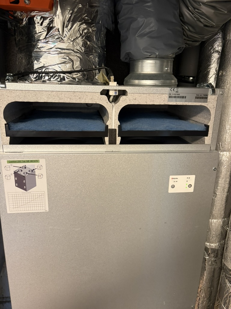 Ventilationsanlæg med friske filtre klar til filterskift