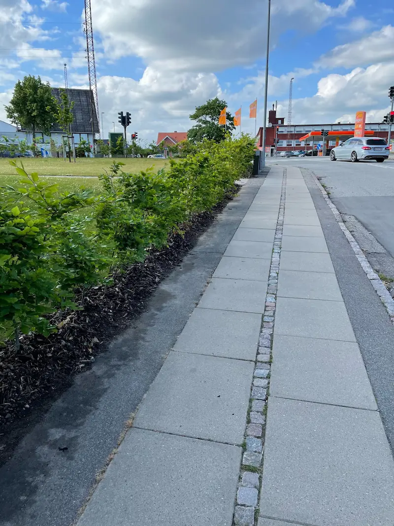 Rent fortov efter renhold af udearealer